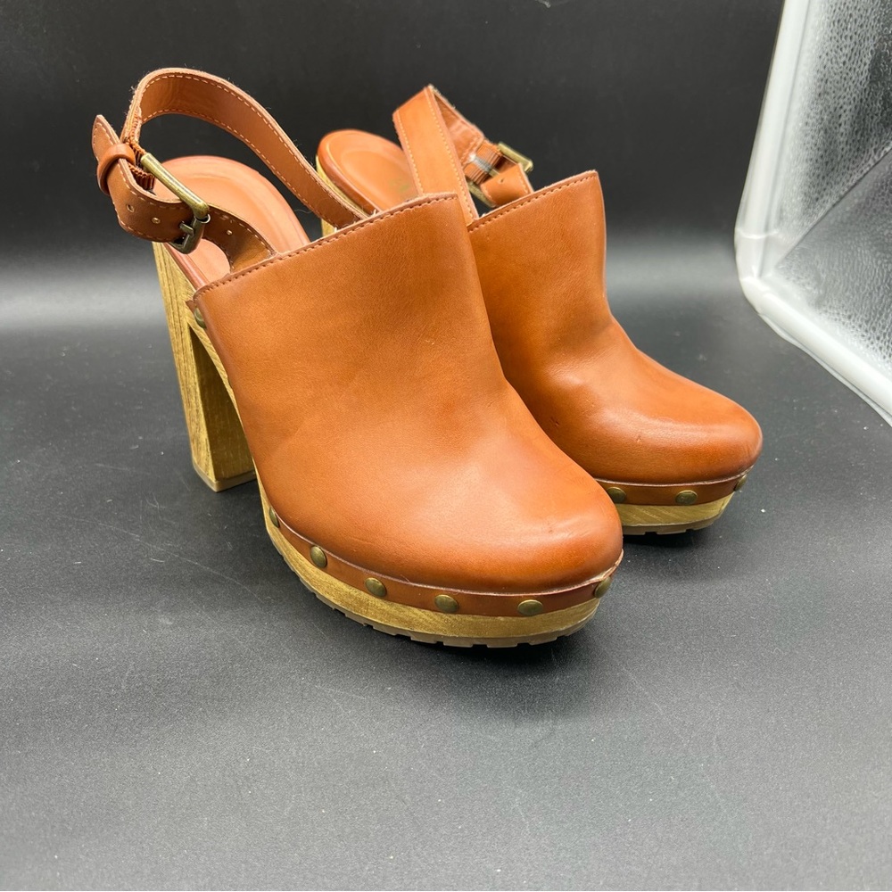 Ana A New Approach Women's Brown Platform Studded Slingback Closed Toe Shoes 6.5